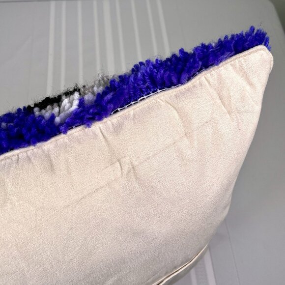 Vintage Latch Hook Shag Christmas Pillow Snowman with Scarf Winter 16” Holiday - Picture 5 of 7